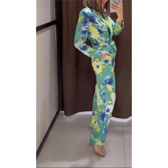 Zara floral print jumpsuit - Picture 11 of 17